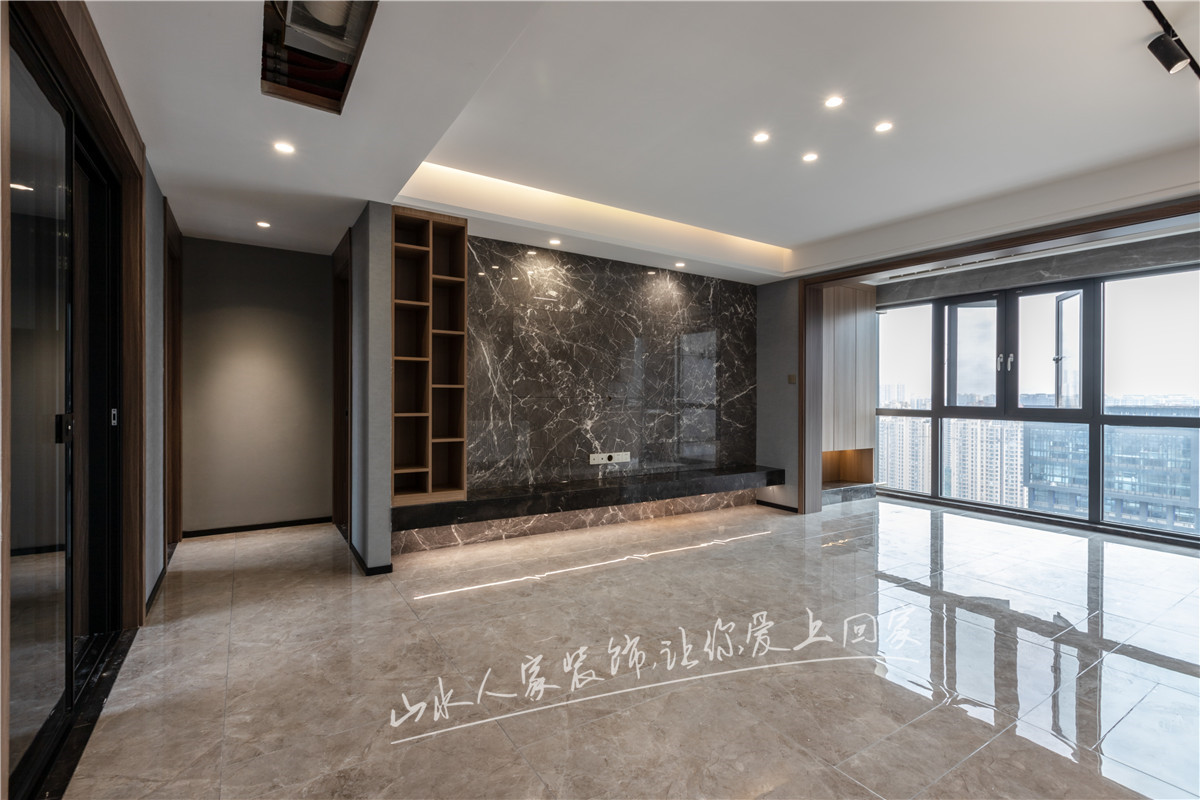 裝修用中央空調好還是柜機好