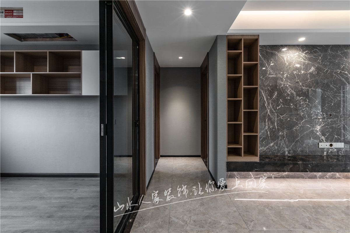 裝修用中央空調(diào)好還是掛機(jī)好 裝修用中央空調(diào)好還是柜機(jī)好